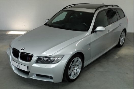 BMW 3-serie Touring - 318i / M-pakket / Panodak / Navi - 1