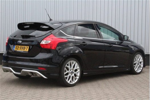 Ford Focus - 1.0 | 100 PK | 5D | XENON | SPORT PAKKET | 18'' VELGEN | VERW VOORRUIT - 1