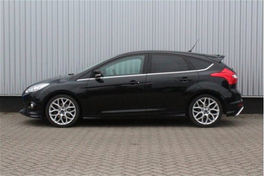 Ford Focus - 1.0 | 100 PK | 5D | XENON | SPORT PAKKET | 18'' VELGEN | VERW VOORRUIT - 1