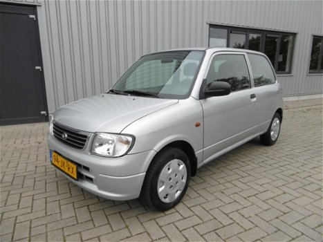 Daihatsu Cuore - 1.0-12V DVVT STi Automaat Stuurbekrachtiging - 1