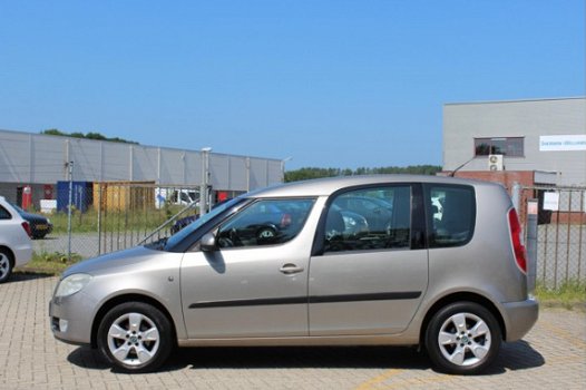 Skoda Roomster - 1.4-16V Comfort AIRCO/PANORAMADAK/NAVI - 1