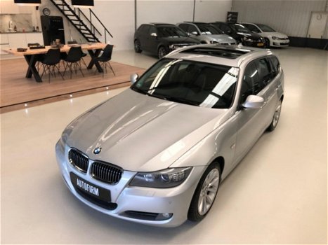 BMW 3-serie Touring - 330d High Executive 245 PK Automaat, Pano, VOL, Leder, Nav - 1