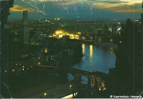 Italie Verona Panorama notturno - 1