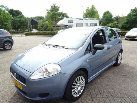 Fiat Grande Punto - 5drs 1.3MJet Actual 2e Eig AIRCO/TREKHAAK()/CD/ELEK - 1