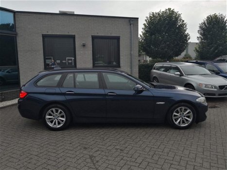 BMW 5-serie Touring - 523i High Executive Leer, 1e eigenaar, Navi professional, Nieuwstaat - 1