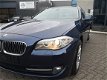 BMW 5-serie Touring - 523i High Executive Leer, 1e eigenaar, Navi professional, Nieuwstaat - 1 - Thumbnail