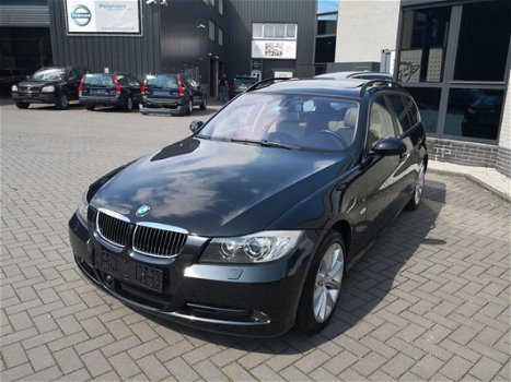 BMW 3-serie Touring - 330xi Executive Leer, Navi professional, panoramadak, 1e eigenaar, 148.000 km - 1