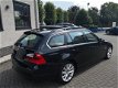 BMW 3-serie Touring - 330xi Executive Leer, Navi professional, panoramadak, 1e eigenaar, 148.000 km - 1 - Thumbnail