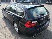 BMW 3-serie Touring - 330xi Executive Leer, Navi professional, panoramadak, 1e eigenaar, 148.000 km - 1 - Thumbnail