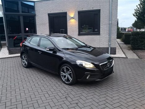 Volvo V40 Cross Country - 1.6 D2 Momentum Navi, 1e eigenaar, BTW auto. In nieuwstaat - 1