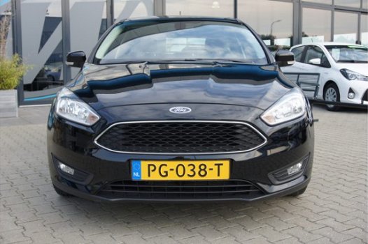 Ford Focus - 1.5 TDCI Lease Edition navigatie , Pdc - 1