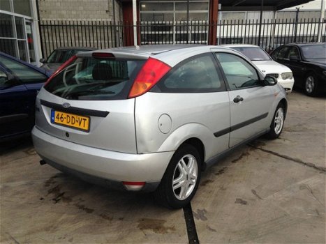 Ford Focus - 1.4-16V Trend - 1