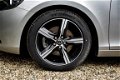 Volvo V40 - T3 Momentum geleverd op nieuwe wielen/bandenset LM 17 inch - 1 - Thumbnail