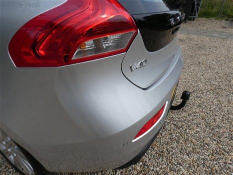 Volvo V40 - T3 Momentum geleverd op nieuwe wielen/bandenset LM 17 inch - 1