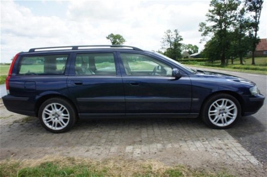 Volvo V70 - 2.4 Comfort Line Apk 07-2020 - 1