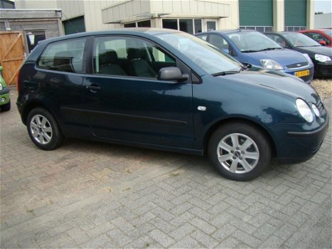 Volkswagen Polo - 1.4-16V Comfortline - 1