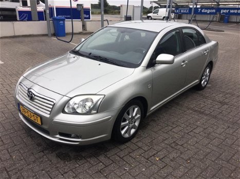 Toyota Avensis - 2.0 D-4D Linea Luna - 1