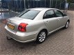 Toyota Avensis - 2.0 D-4D Linea Luna - 1 - Thumbnail