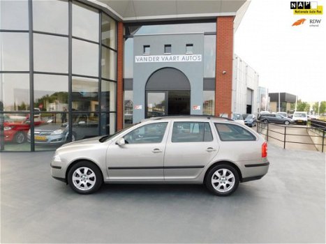 Skoda Octavia Combi - 1.6 Ambiente AUTOMAAT NAVI - 1