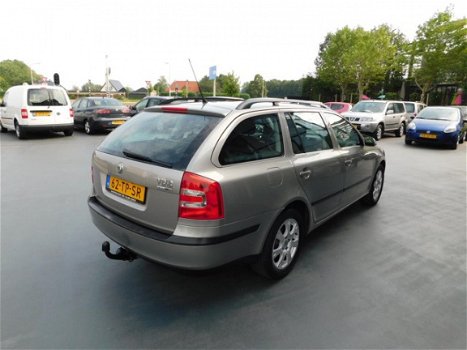 Skoda Octavia Combi - 1.6 Ambiente AUTOMAAT NAVI - 1