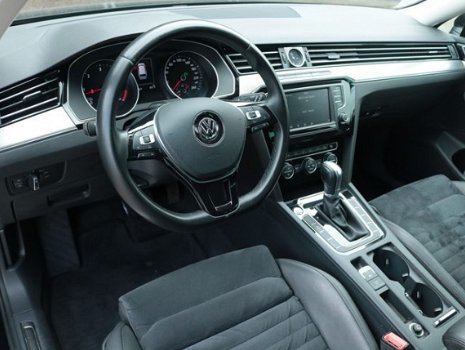 Volkswagen Passat Variant - 1.6 TDI 120pk Highline - 1