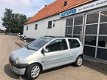 Renault Twingo - 1.2 Privilège stoere en charmante Twingo is op zoek naar jou - 1 - Thumbnail