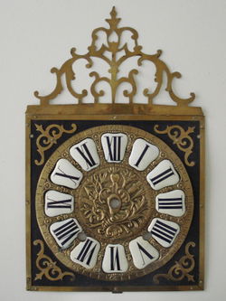 Voorplaat met bronzen/messing met een cartouche cijferring van Ø 21,2 cm. (Art.Nr. D01-111)