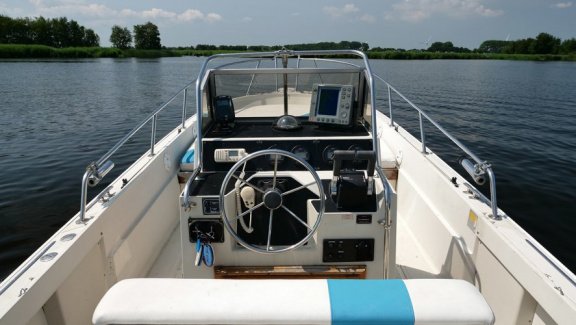 Boston Whaler 25 Outrage Whaler Drive - 7