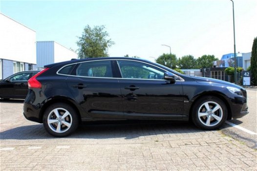 Volvo V40 - 2.0 D2 Summum + Leder + Navi + Lmv + Pdc - 1