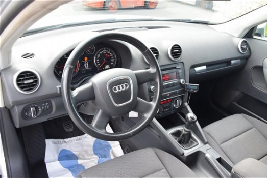 Audi A3 Sportback - 2.0 TDI Attraction Business Edition 2008 Airco Cruise Control - 1