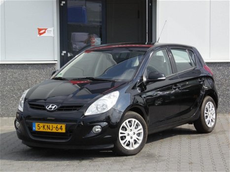 Hyundai i20 - 1.4 CRDi Business Edition NETTE AUTO AIRCO (bj2012) - 1