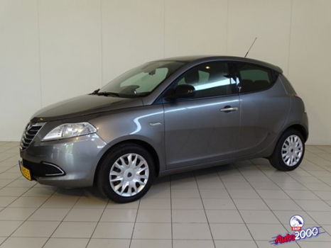 Lancia Y(psilon) - 0.9 TwinAir Gold - 1