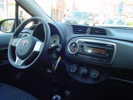 Toyota Yaris - 1.3 VVT-i Now - 1