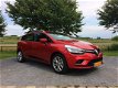 Renault Clio Estate - TCe 90pk Intens | Demo | Demonstratieauto | RIJKLAARPRIJS INCLUSIEF AFLEVERPAK - 1 - Thumbnail