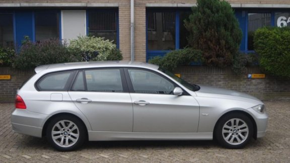 BMW 3-serie Touring - 318i - 1