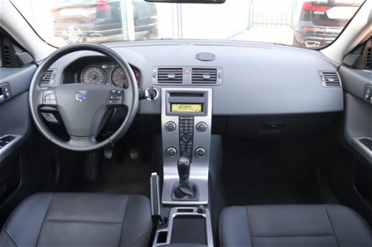 Volvo V50 - 1.8 Sport, Climate & Cruise Control, Trekhaak, 17