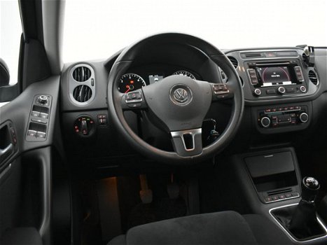 Volkswagen Tiguan - 2.0 TDI 140pk Sport & Style | Navigatie | Climate control | - 1