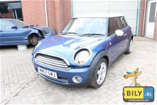 In onderdelen MINI R56 cooper '07 zijschade BILY bmw autodemontage