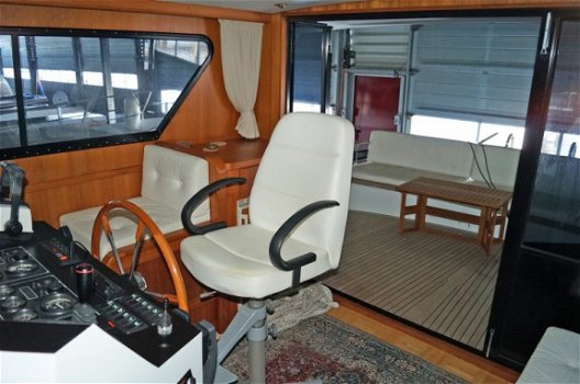 PACIFIC ROYAL 45 Deckhouse - 5