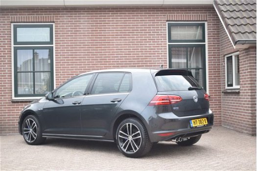 Volkswagen Golf - 1.4 TSI 204pk DSG GTE (€18.949 incl Btw) Led Ecc Pdc Navigatie 5drs - 1