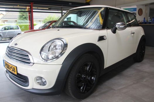 Mini Mini One - 1.6 Holland Street - 1