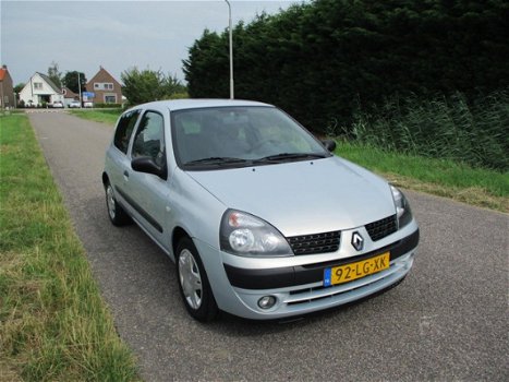 Renault Clio - 1.2-16V Dynamique Met Nieuwe Apk - 1