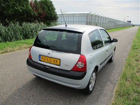 Renault Clio - 1.2-16V Dynamique Met Nieuwe Apk - 1