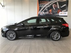 Ford Focus - 1.0 EcoBoost 125pk ST Line Verwarmbare voorruit