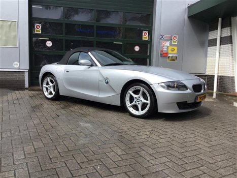 BMW Z4 Roadster - 2.0i Anniversary CARBIO VOORRAAD VOORDEEL VAN €.11400 - 1