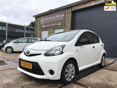 Toyota Aygo - 1.0 VVT-i Now Bj.2013 / airco / electr.pakket / 5Drs - 1