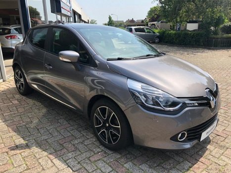 Renault Clio - TCe 90 Expression Pano / Navi / LM velgen / P-sensor - 1