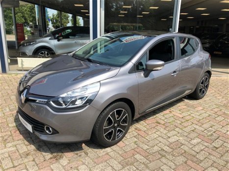 Renault Clio - TCe 90 Expression Pano / Navi / LM velgen / P-sensor - 1