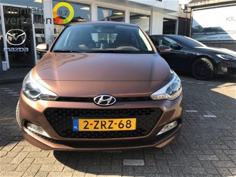 Hyundai i20 - 1.2 HP i-Motion Comfort Org. NL|Bluetooth|Climate|Cruise|Parkeersensoren - 1