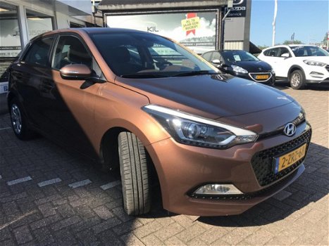 Hyundai i20 - 1.2 HP i-Motion Comfort Org. NL|Bluetooth|Climate|Cruise|Parkeersensoren - 1